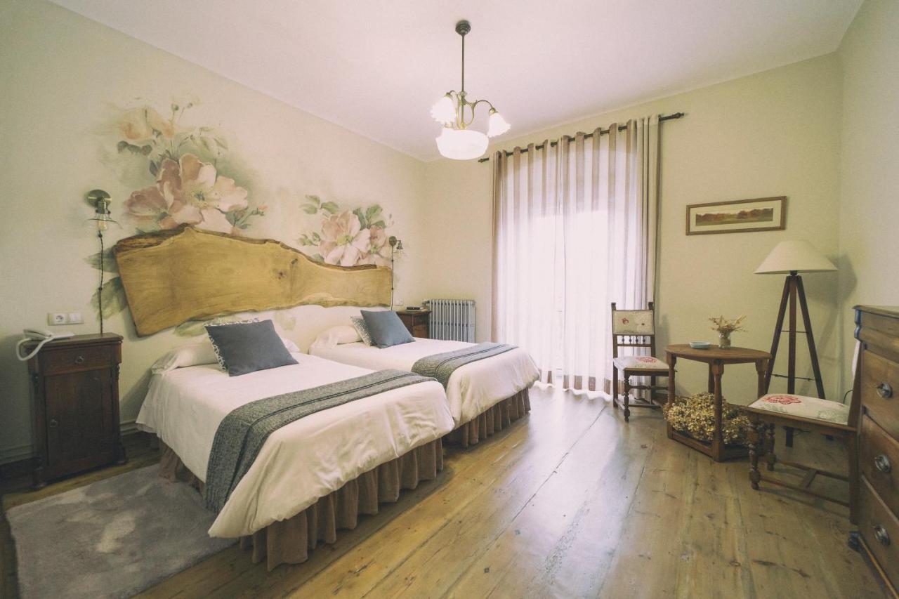 La Casona De Amandi Hotel บีญาวิซิโอซา ภายนอก รูปภาพ