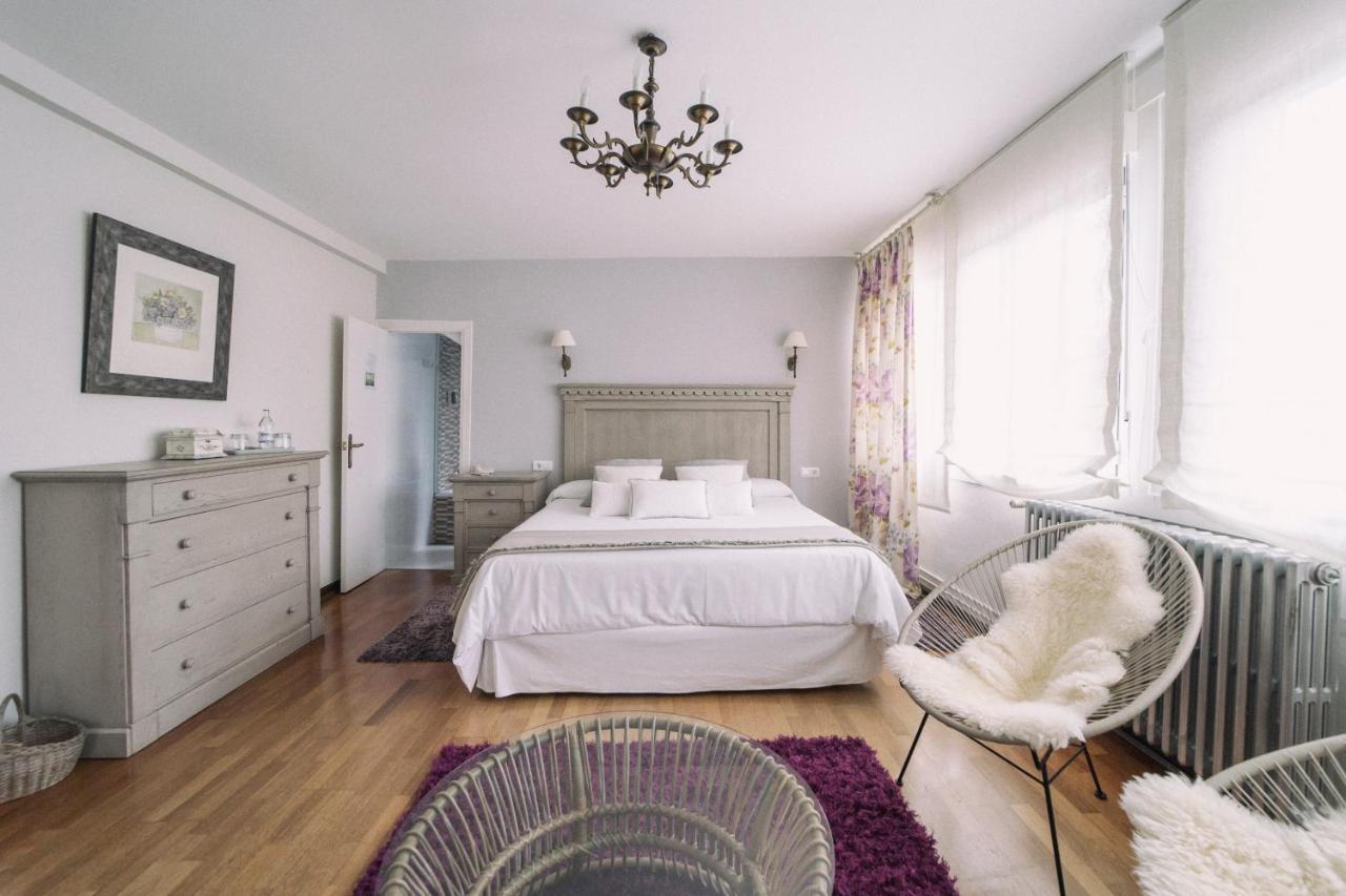 La Casona De Amandi Hotel บีญาวิซิโอซา ภายนอก รูปภาพ